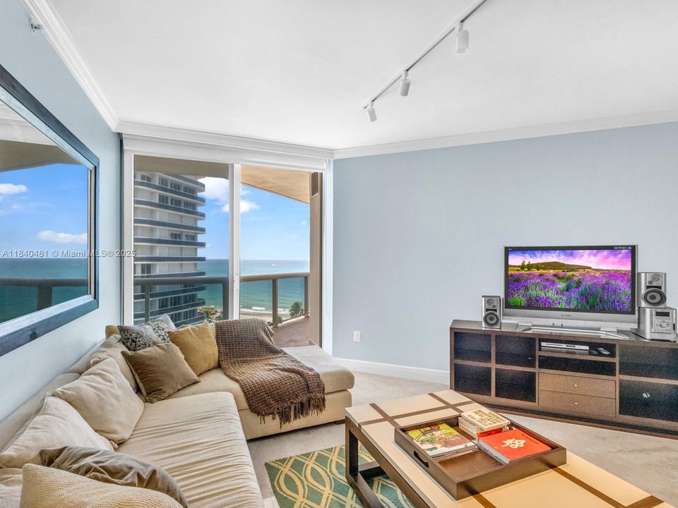 На продажу: $1,690,000 (3 спален, 3 ванн, 1750 Квадратных фут)