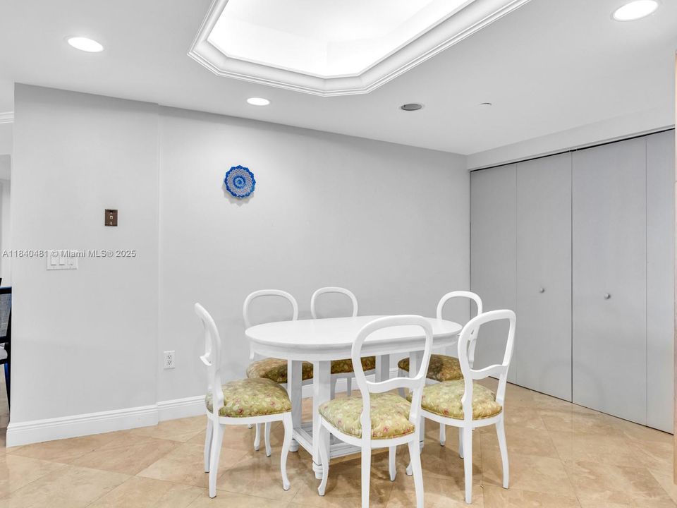 На продажу: $1,690,000 (3 спален, 3 ванн, 1750 Квадратных фут)