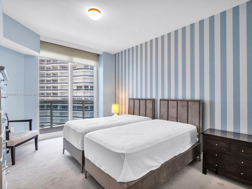 На продажу: $1,690,000 (3 спален, 3 ванн, 1750 Квадратных фут)