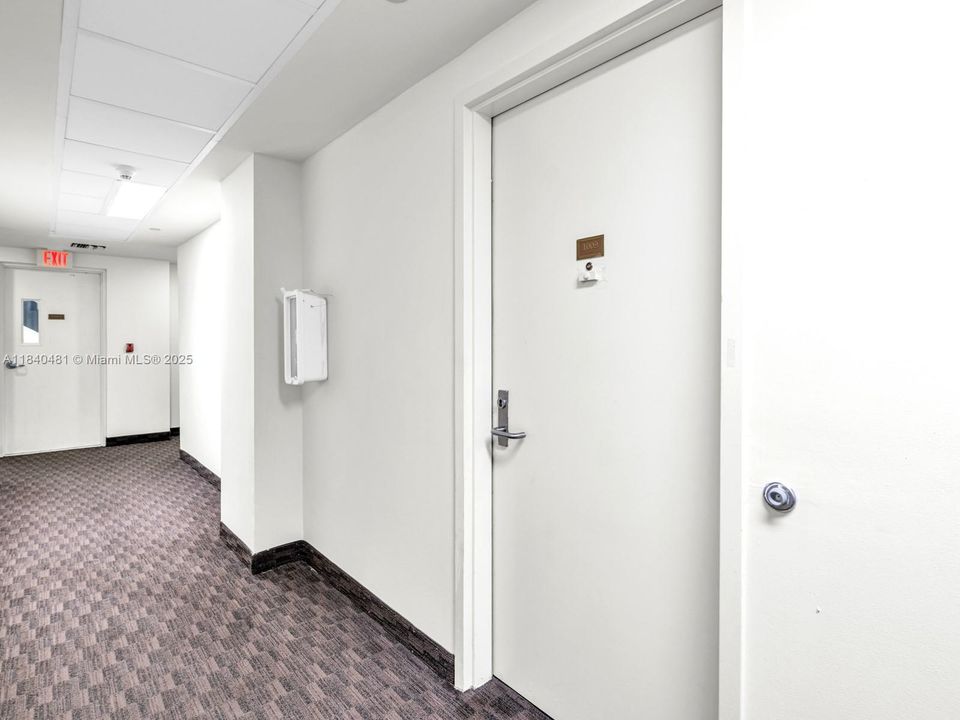 На продажу: $1,690,000 (3 спален, 3 ванн, 1750 Квадратных фут)