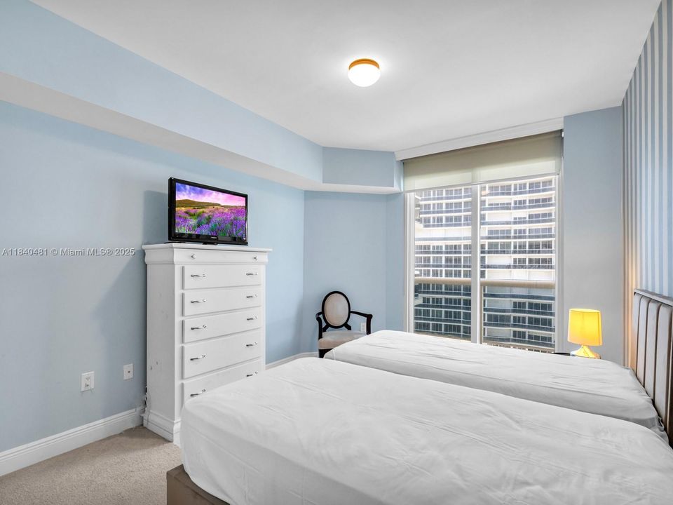 На продажу: $1,690,000 (3 спален, 3 ванн, 1750 Квадратных фут)