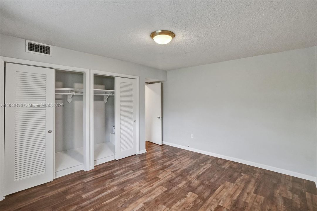 Недавно продано: $319,900 (1 спален, 1 ванн, 768 Квадратных фут)