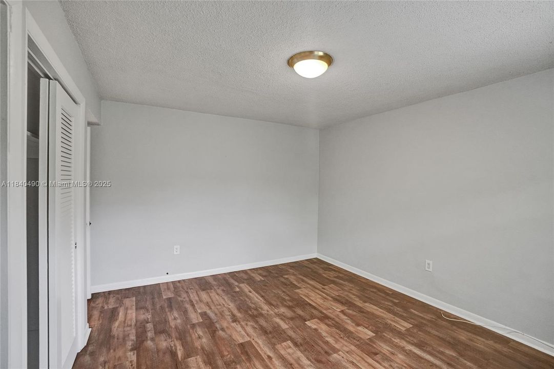 Недавно продано: $319,900 (1 спален, 1 ванн, 768 Квадратных фут)