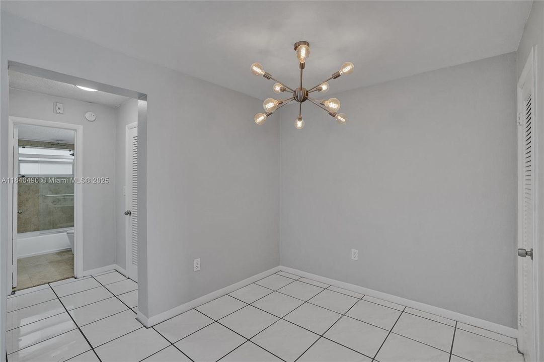 Недавно продано: $319,900 (1 спален, 1 ванн, 768 Квадратных фут)