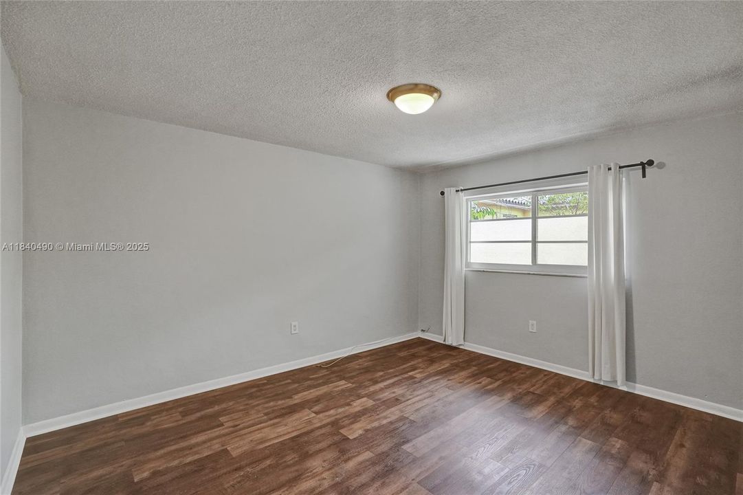 Недавно продано: $319,900 (1 спален, 1 ванн, 768 Квадратных фут)