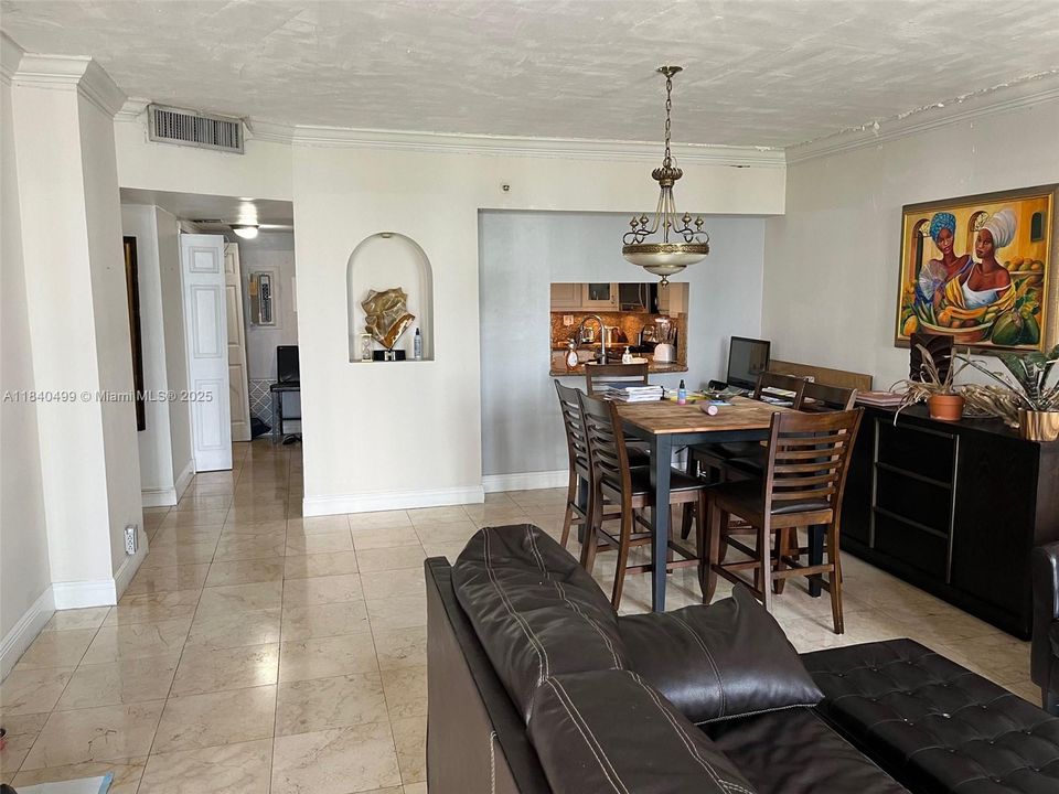 For Sale: $725,000 (2 beds, 2 baths, 1464 Square Feet)
