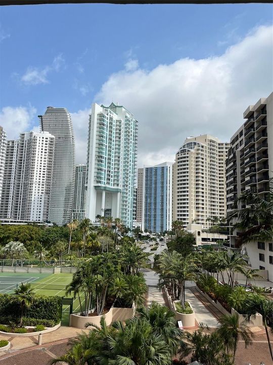 For Sale: $725,000 (2 beds, 2 baths, 1464 Square Feet)