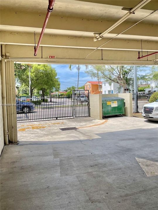 Recently Sold: $269,000 (2 beds, 1 baths, 748 Square Feet)