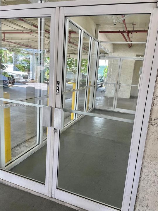 Recently Sold: $269,000 (2 beds, 1 baths, 748 Square Feet)