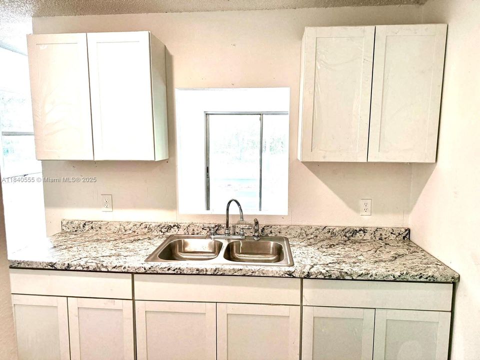 Vendido Recientemente: $229,950 (3 camas, 1 baños, 0 Pies cuadrados)