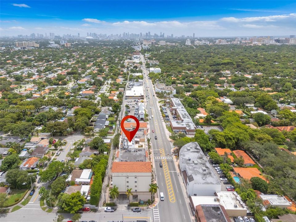 Recently Sold: $290,000 (1 beds, 1 baths, 931 Square Feet)