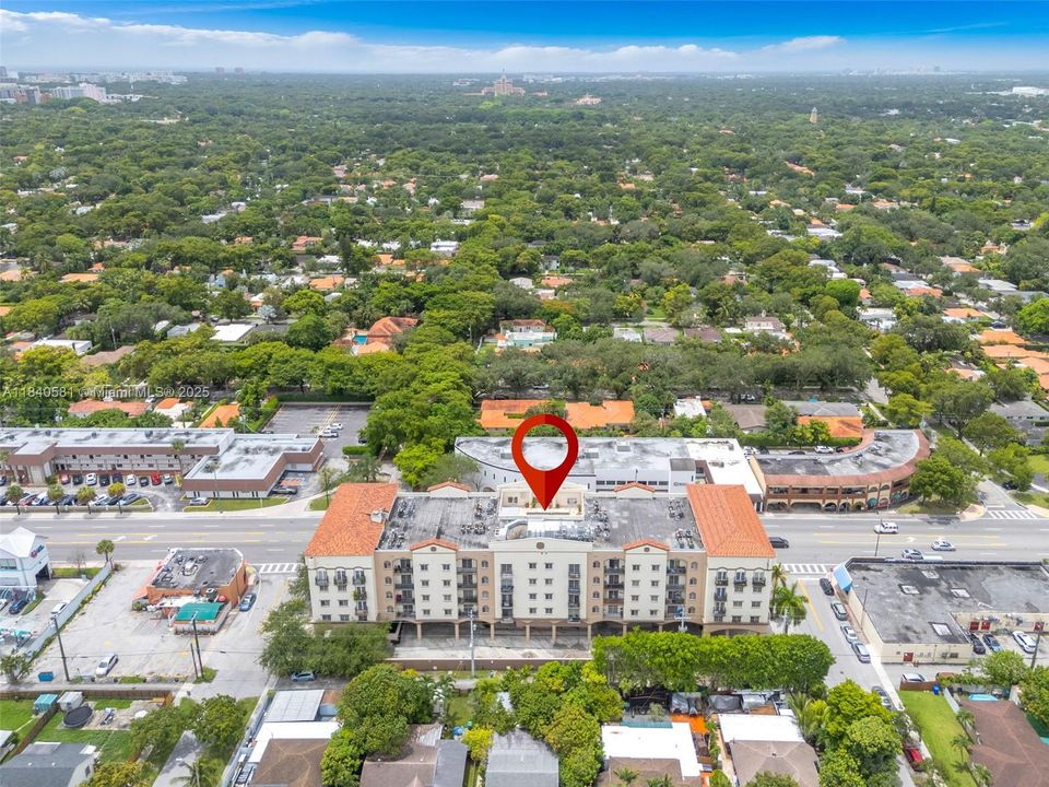 Recently Sold: $290,000 (1 beds, 1 baths, 931 Square Feet)