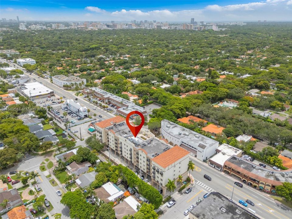 Recently Sold: $290,000 (1 beds, 1 baths, 931 Square Feet)