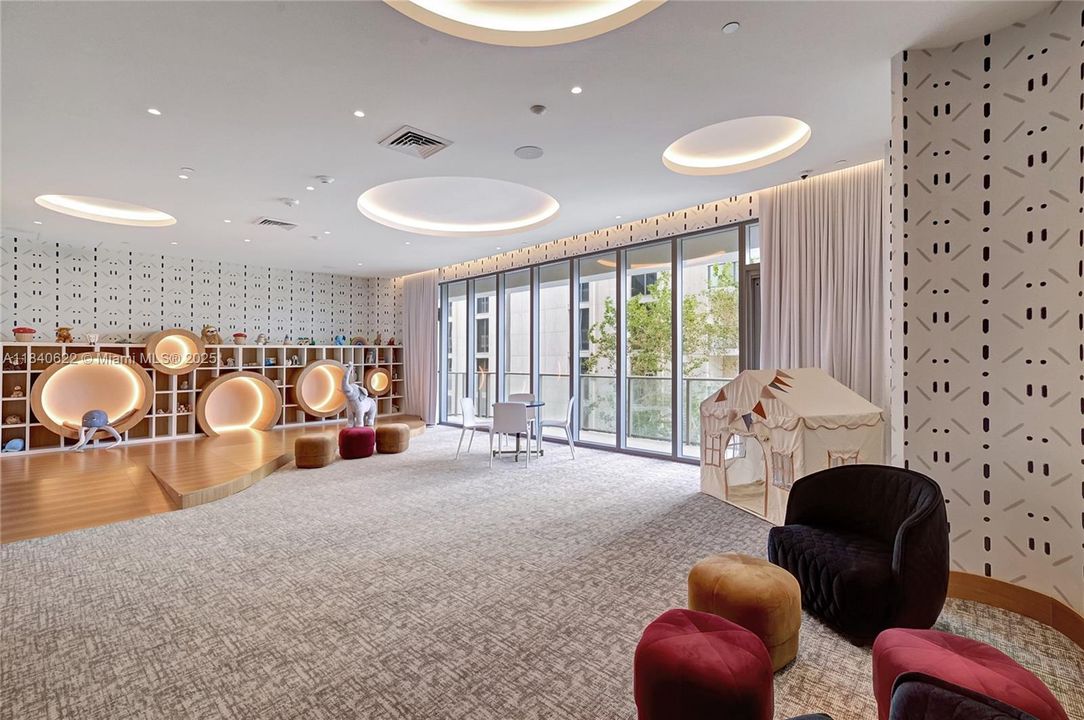 待售: $14,998,000 (4 贝兹, 4 浴室, 4812 平方英尺)