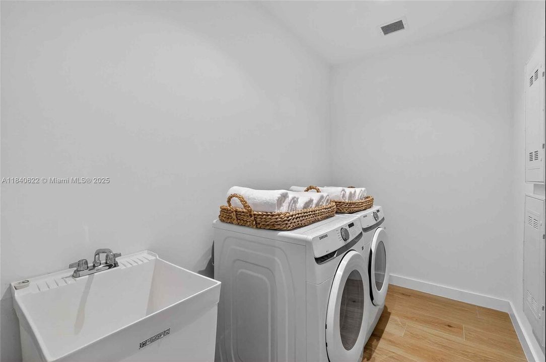 待售: $14,998,000 (4 贝兹, 4 浴室, 4812 平方英尺)