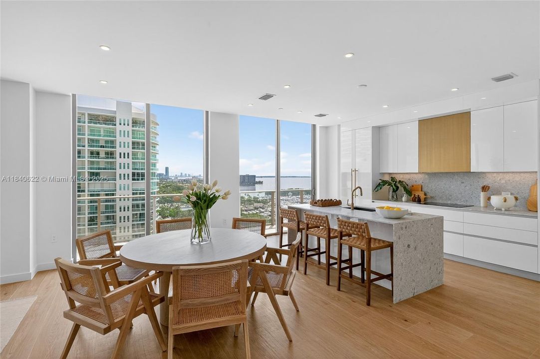 待售: $14,998,000 (4 贝兹, 4 浴室, 4812 平方英尺)