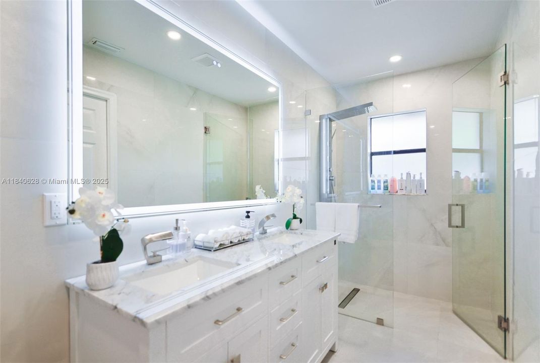 最近售出: $789,000 (5 贝兹, 3 浴室, 2263 平方英尺)