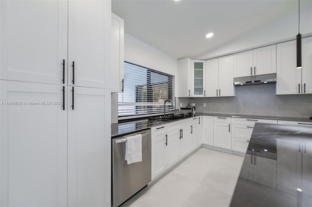 最近售出: $789,000 (5 贝兹, 3 浴室, 2263 平方英尺)