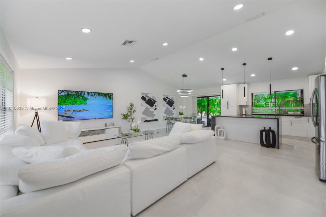 最近售出: $789,000 (5 贝兹, 3 浴室, 2263 平方英尺)