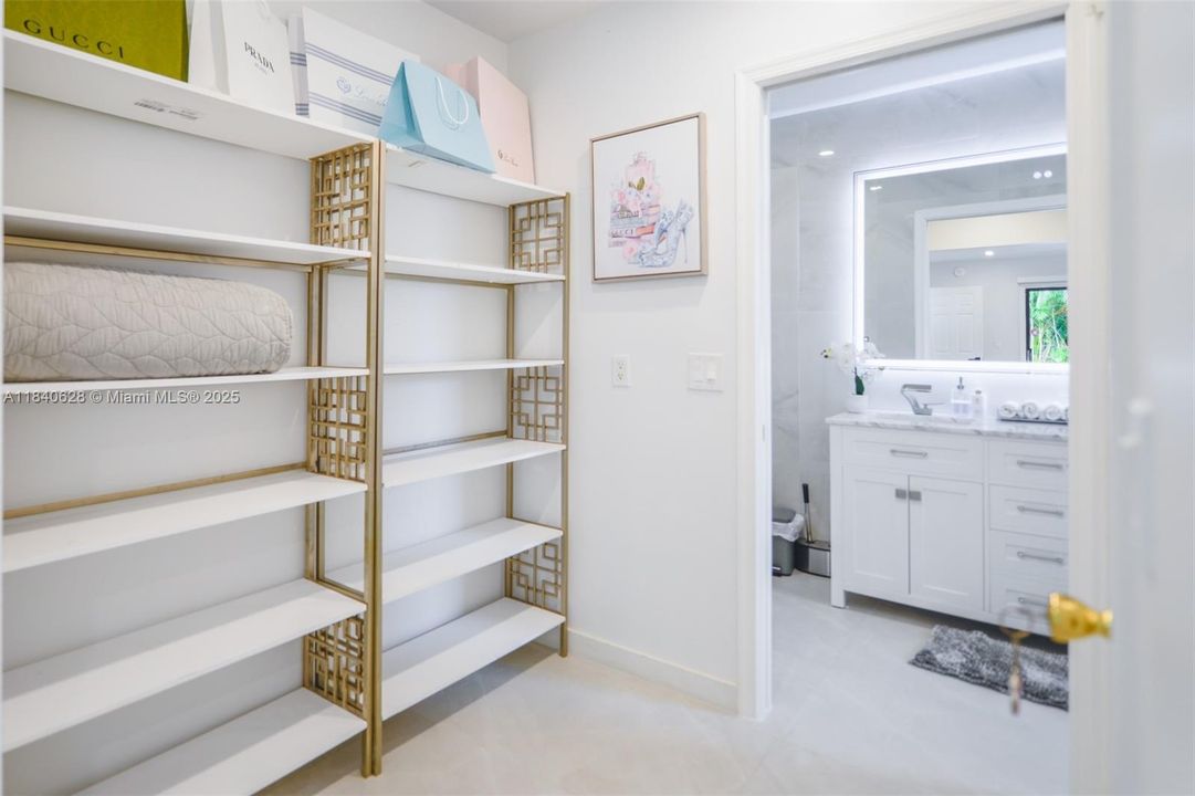 最近售出: $789,000 (5 贝兹, 3 浴室, 2263 平方英尺)