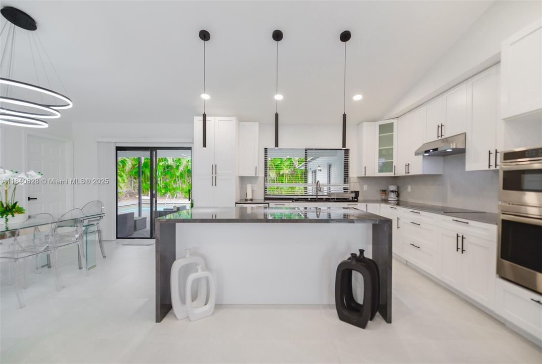 最近售出: $789,000 (5 贝兹, 3 浴室, 2263 平方英尺)