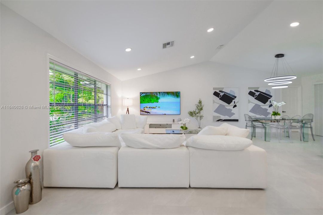 最近售出: $789,000 (5 贝兹, 3 浴室, 2263 平方英尺)