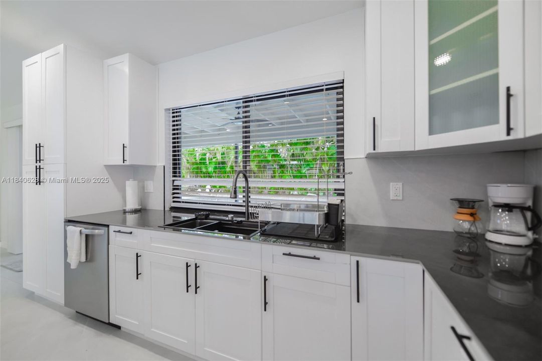 最近售出: $789,000 (5 贝兹, 3 浴室, 2263 平方英尺)