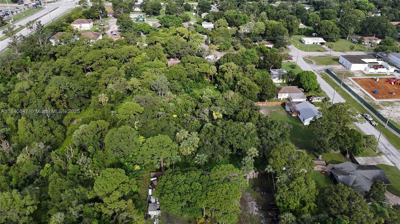 待售: $65,000 (0.81 acres)