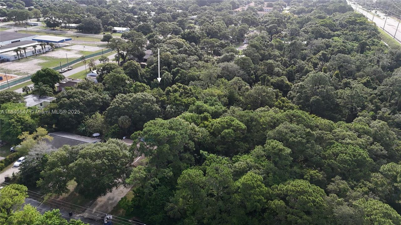 待售: $65,000 (0.81 acres)