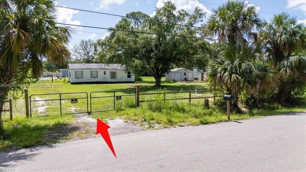 8109 Bartholomew Dr, North Ft. Myers, FL 33917