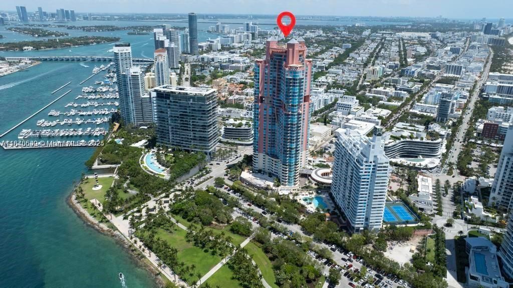 En Venta: $4,999,999 (3 camas, 3 baños, 2340 Pies cuadrados)