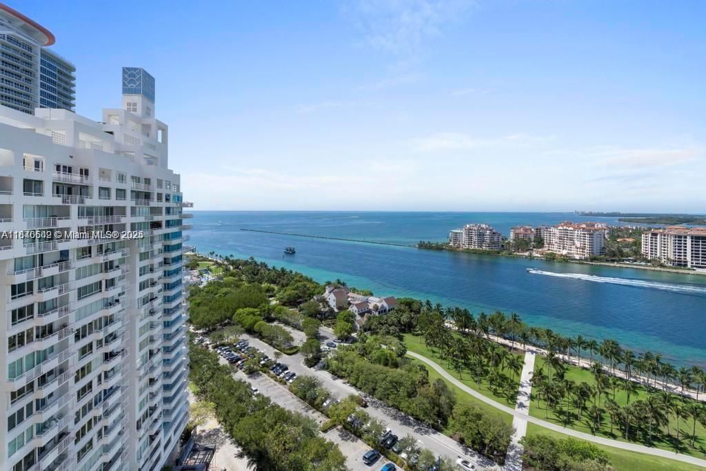 En Venta: $4,999,999 (3 camas, 3 baños, 2340 Pies cuadrados)