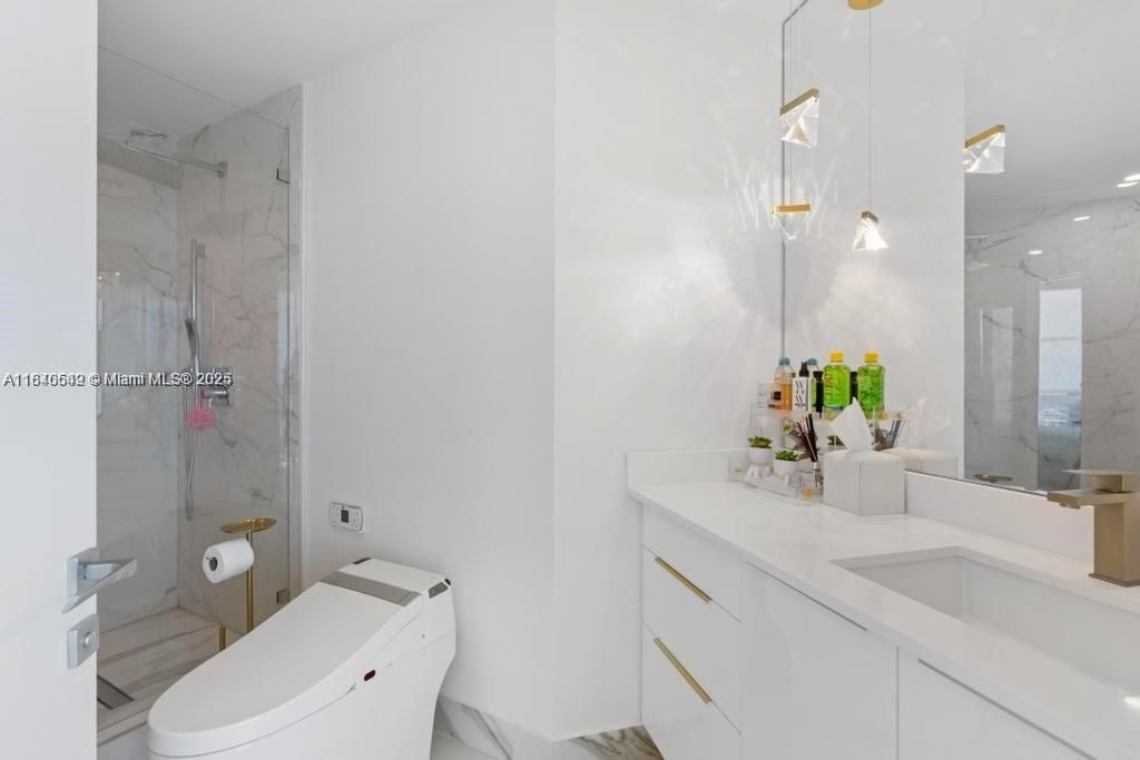 En Venta: $4,999,999 (3 camas, 3 baños, 2340 Pies cuadrados)