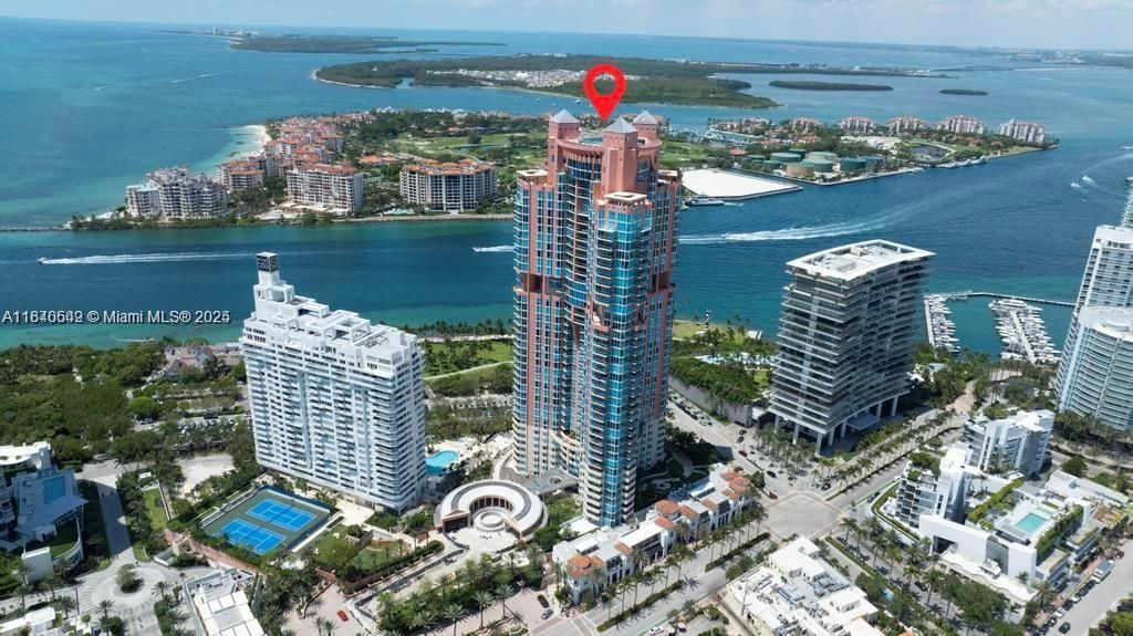 En Venta: $4,999,999 (3 camas, 3 baños, 2340 Pies cuadrados)