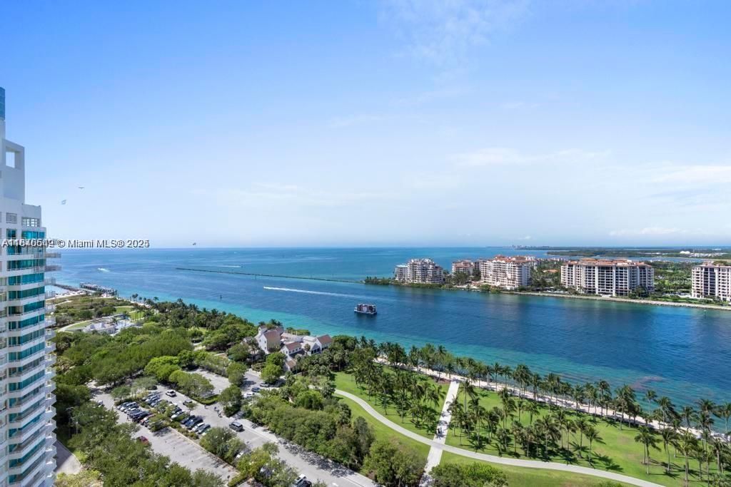 En Venta: $4,999,999 (3 camas, 3 baños, 2340 Pies cuadrados)