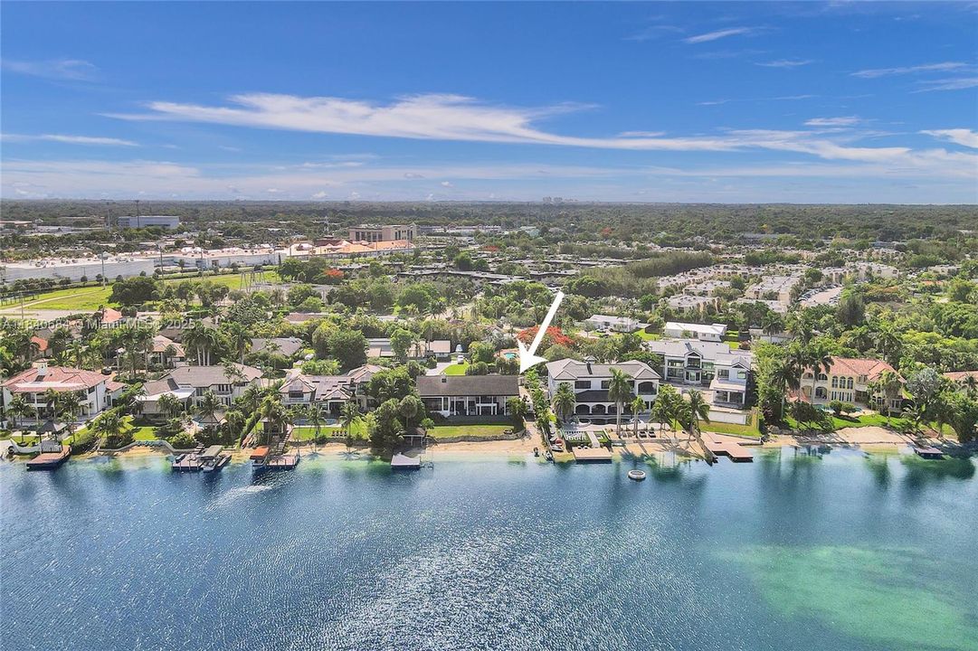 For Sale: $4,725,000 (6 beds, 4 baths, 5741 Square Feet)