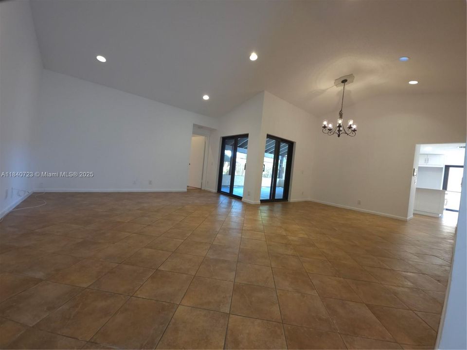 Active With Contract: $639,000 (3 beds, 2 baths, 1611 Square Feet)