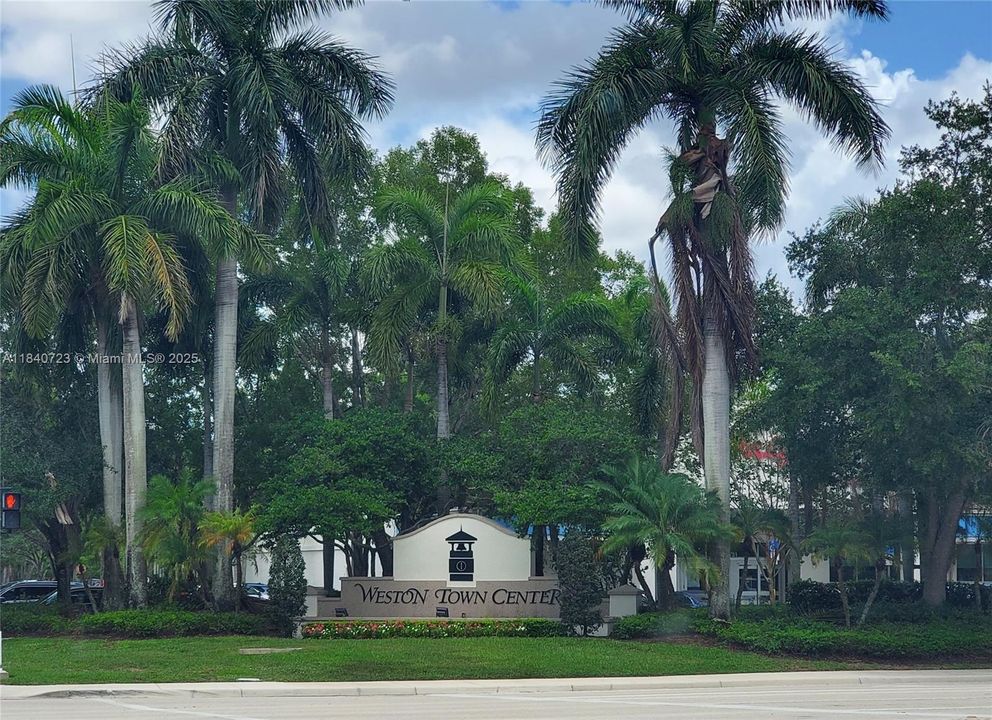 Active With Contract: $639,000 (3 beds, 2 baths, 1611 Square Feet)