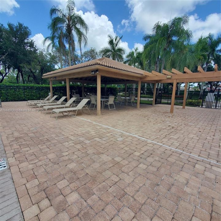 Active With Contract: $639,000 (3 beds, 2 baths, 1611 Square Feet)