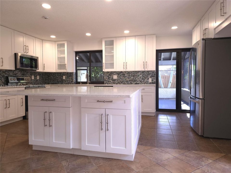 Active With Contract: $639,000 (3 beds, 2 baths, 1611 Square Feet)