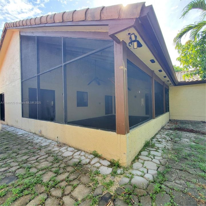 Active With Contract: $639,000 (3 beds, 2 baths, 1611 Square Feet)