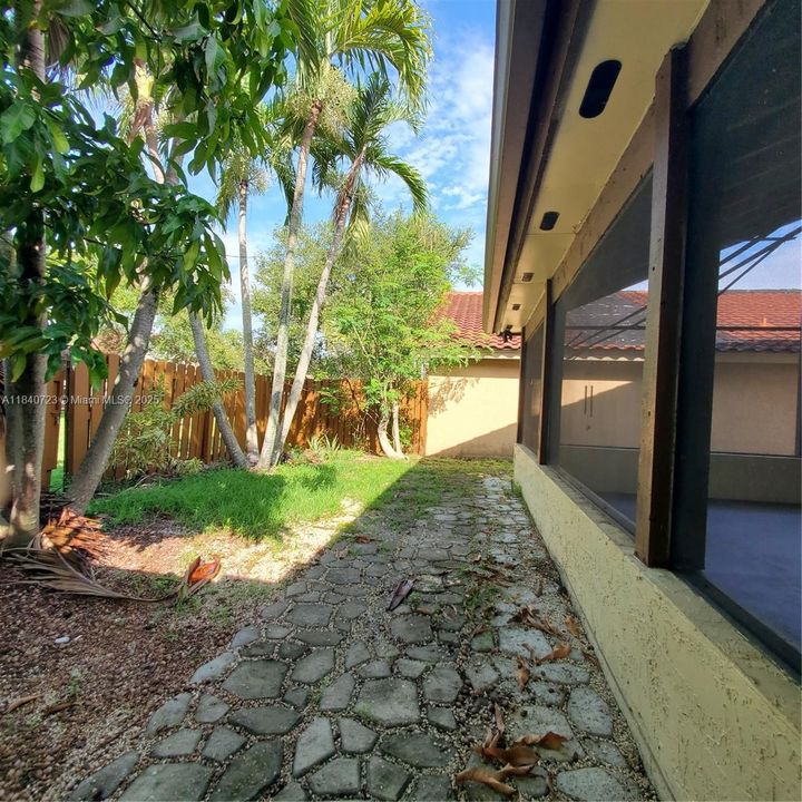 Active With Contract: $639,000 (3 beds, 2 baths, 1611 Square Feet)