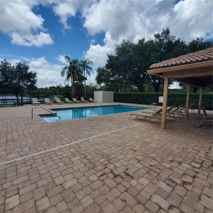 Active With Contract: $639,000 (3 beds, 2 baths, 1611 Square Feet)