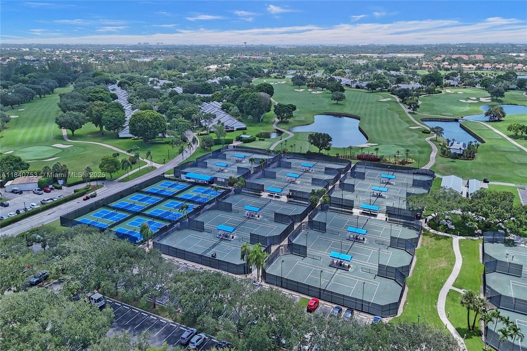 最近售出: $475,000 (2 贝兹, 2 浴室, 3158 平方英尺)