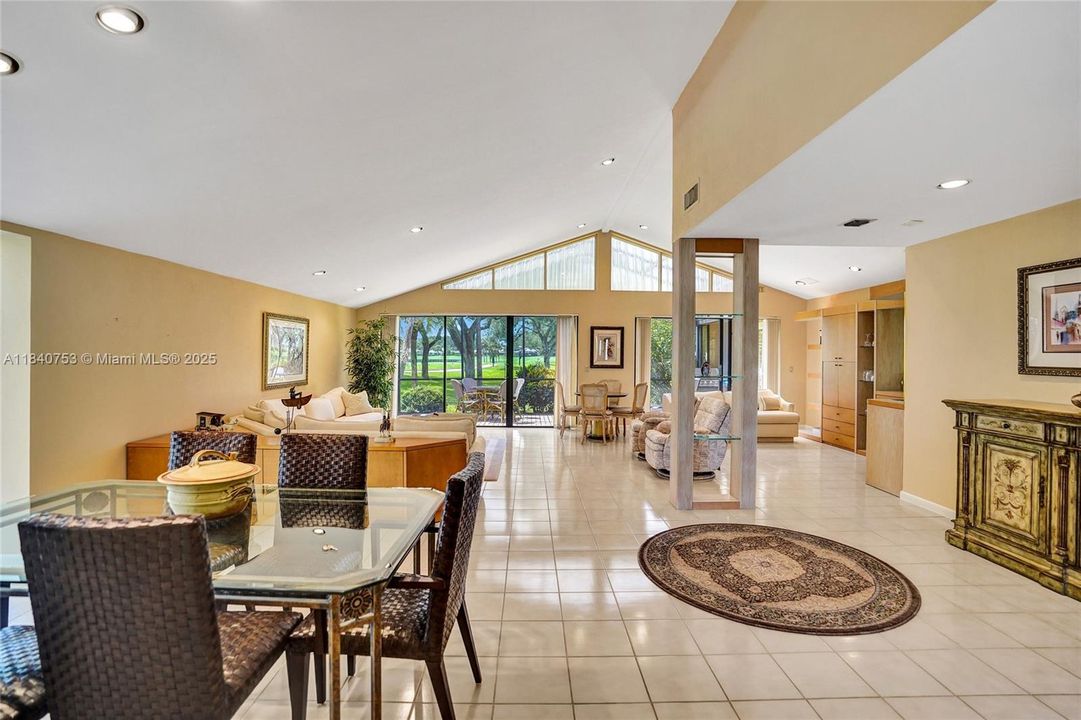 最近售出: $475,000 (2 贝兹, 2 浴室, 3158 平方英尺)