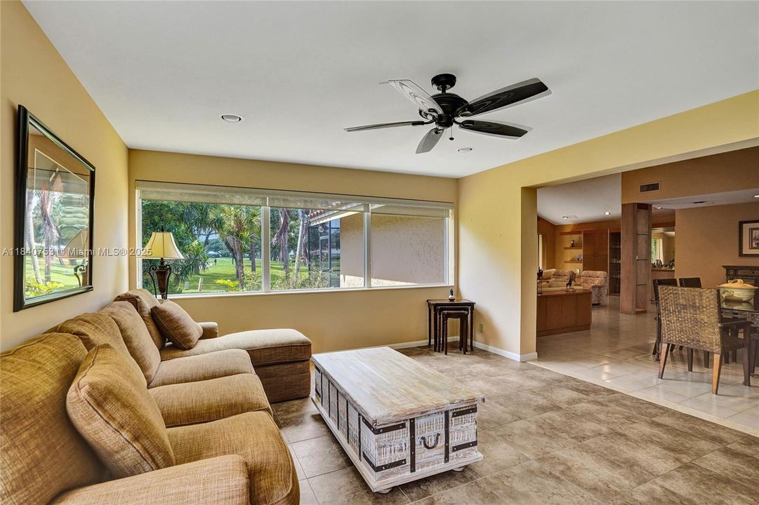 最近售出: $475,000 (2 贝兹, 2 浴室, 3158 平方英尺)