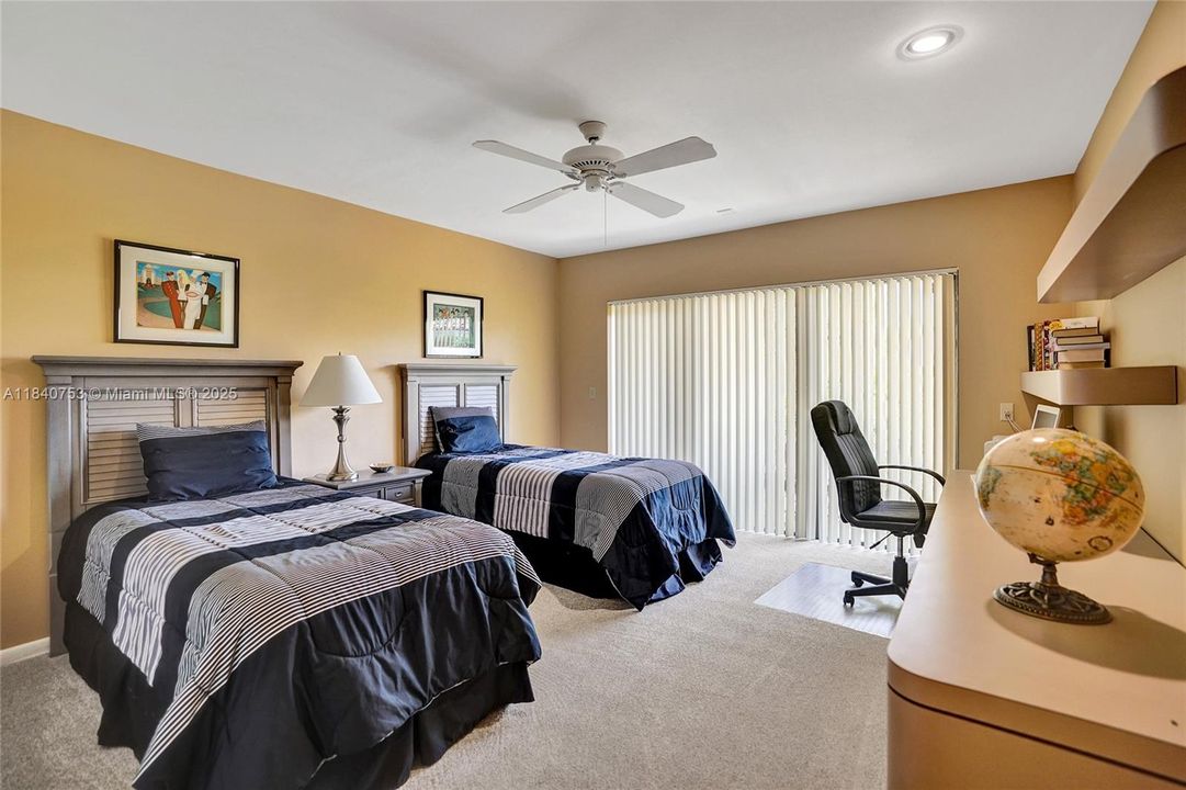 最近售出: $475,000 (2 贝兹, 2 浴室, 3158 平方英尺)