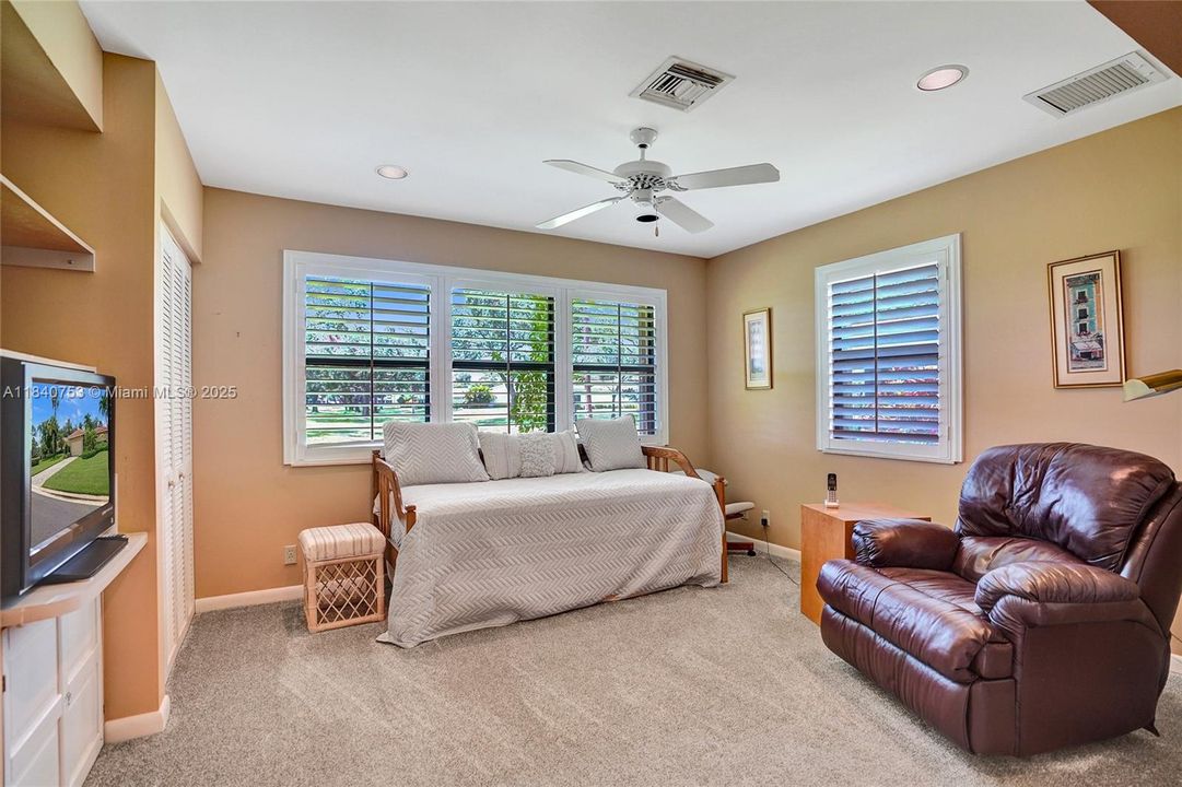 最近售出: $475,000 (2 贝兹, 2 浴室, 3158 平方英尺)