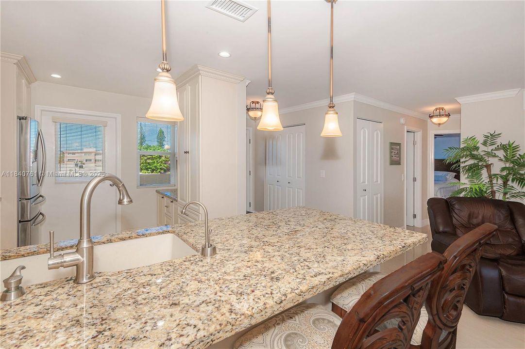 Recently Sold: $269,900 (2 beds, 2 baths, 1100 Square Feet)