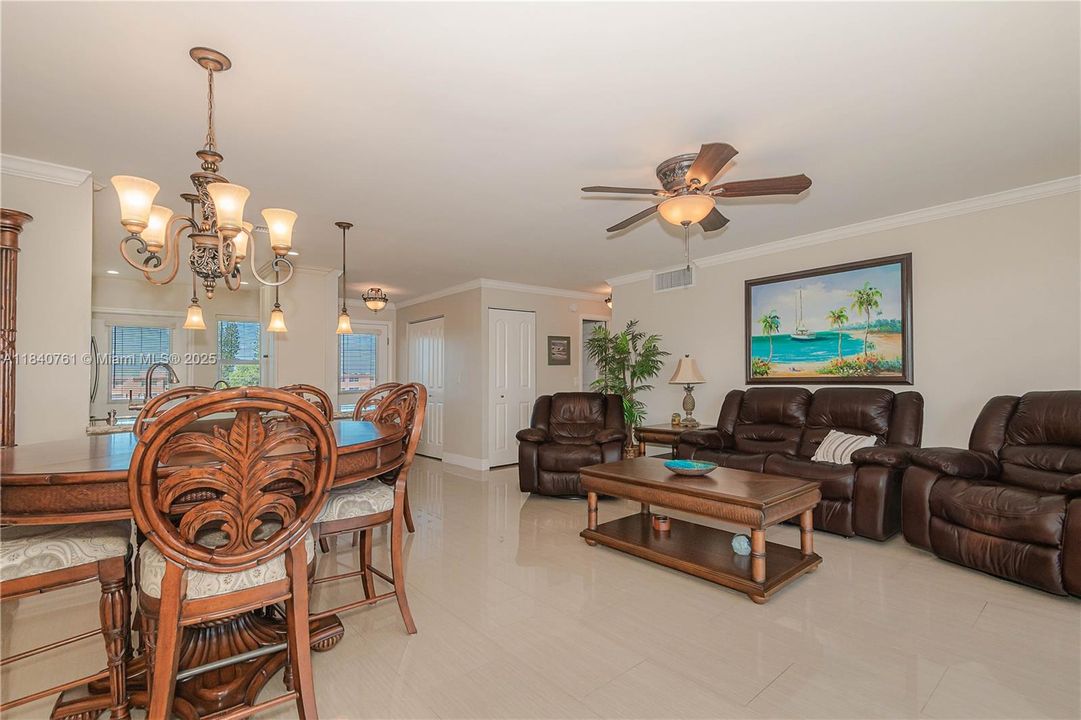 Recently Sold: $269,900 (2 beds, 2 baths, 1100 Square Feet)